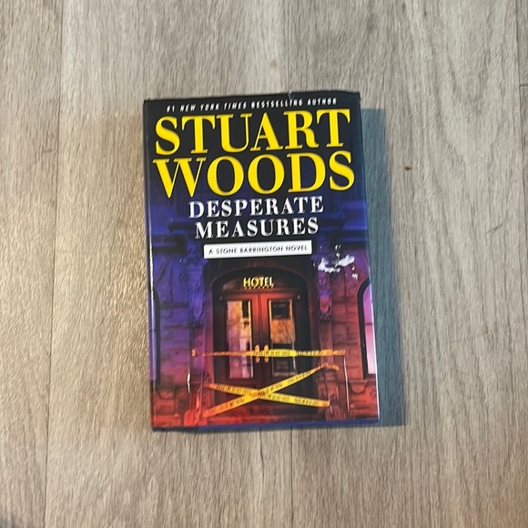 Stuart Woods Desperate Measures A Stone Barrington Novel - Picture 1 of 3